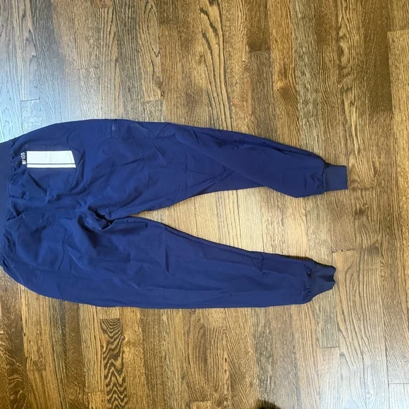 Women’s Navy Scrub Jogger Pants - Picture 3 of 3
